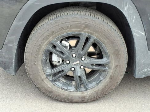 Used 2024 GMC Terrain AT4 w/ Infotainment Package II AWD/4WD image 9