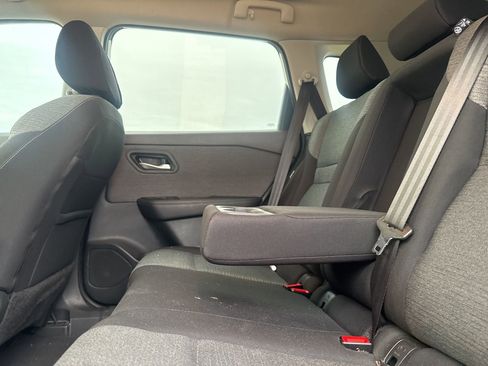 Certified 2023 Nissan Rogue SV image 30