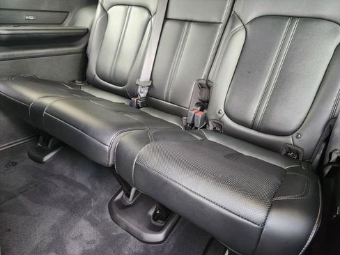 Used 2025 Jeep Wagoneer 4WD image 30