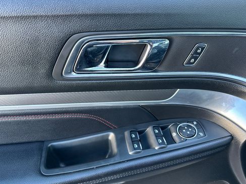 Used 2017 Ford Explorer Sport image 10