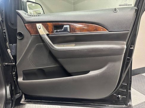 Used 2014 Lincoln MKX AWD w/ Equipment Group 101A image 24