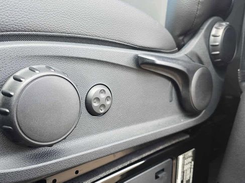Used 2025 Mercedes-Benz Sprinter 2500 image 28