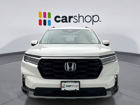 Used 2025 Honda Pilot Elite image 8