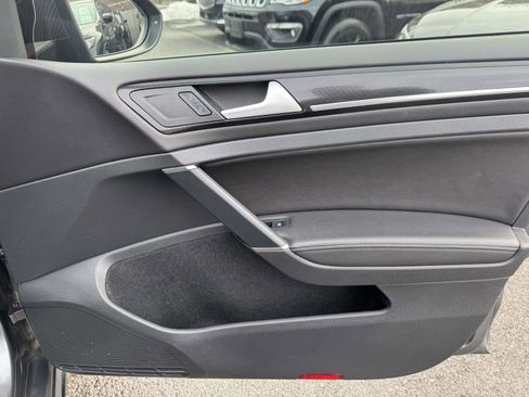 Used 2019 Volkswagen Golf R 4-Door image 32