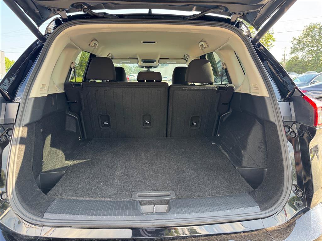 Certified 2026 Nissan Rogue SV FWD image 10