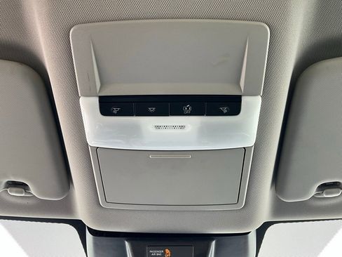 Used 2023 Nissan Rogue S image 16