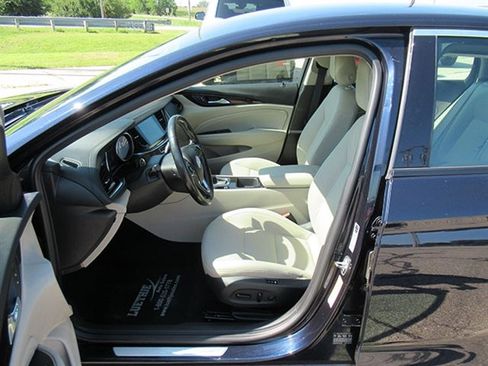 Used 2018 Buick Regal Essence w/ Driver Confidence Package #1 FWD image 12