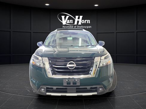 Used 2022 Nissan Pathfinder Platinum w/ Cargo Package FWD image 2