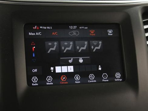 Used 2021 Jeep Cherokee Latitude Plus image 13