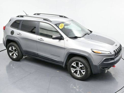 Used 2015 Jeep Cherokee Trailhawk image 32