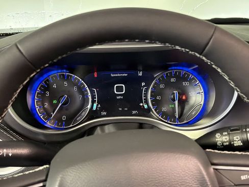 New 2026 Chrysler Pacifica Select FWD image 17