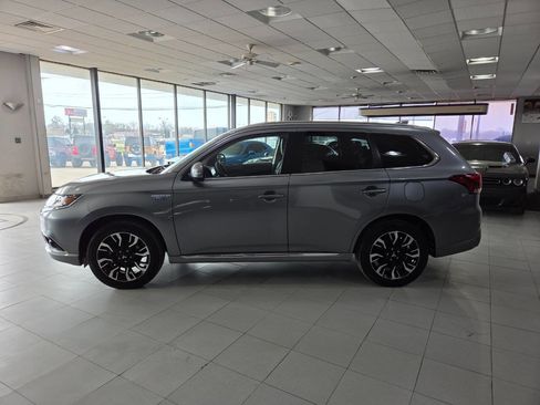 Used 2018 Mitsubishi Outlander SEL image 4
