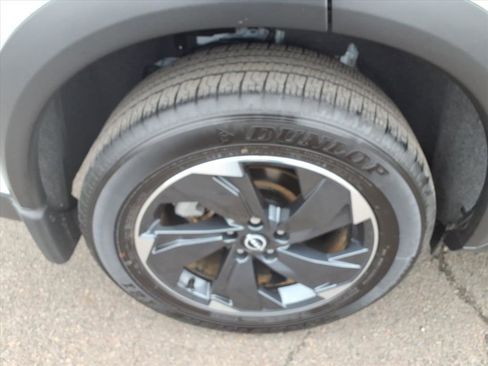 Certified 2025 Nissan Rogue SV image 15