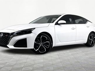 Used 2023 Nissan Altima 2.5 SR w/ SR Premium Package video 1