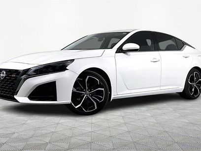 Used 2023 Nissan Altima 2.5 SR w/ SR Premium Package