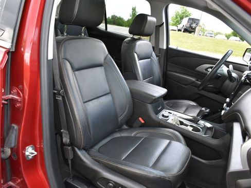 Used 2020 Chevrolet Traverse LT w/ LT Premium Package AWD/4WD image 26