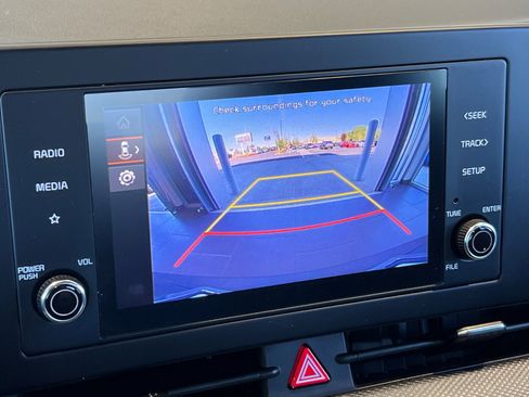 Used 2024 Kia Sportage LX image 19