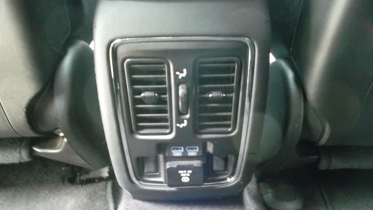 Used 2019 Jeep Grand Cherokee Limited RWD image 12