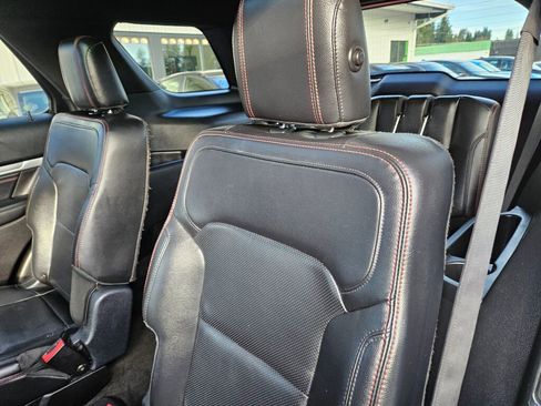 Used 2016 Ford Explorer Sport image 23