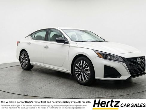 Used 2025 Nissan Altima 2.5 SV FWD image 1