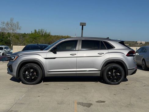 New 2026 Volkswagen Atlas Cross Sport SEL R-Line AWD/4WD image 4