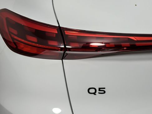 Used 2025 Audi Q5 Premium Plus w/ Premium Plus AWD/4WD image 27