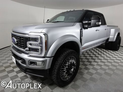 Used 2024 Ford F450 Platinum w/ FX4 Off-Road Package image 10