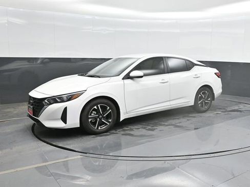 Used 2025 Nissan Sentra SV w/ All-Weather Package image 8