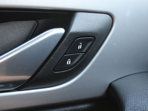 Used 2023 Chevrolet Blazer LT FWD image 20