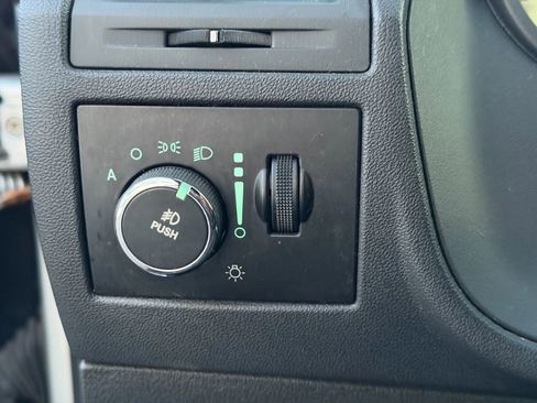 Used 2012 Dodge Challenger R/T image 27