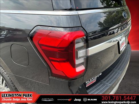 Used 2023 Ford Expedition Platinum AWD/4WD image 22