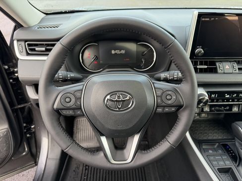 Used 2025 Toyota RAV4 XLE Premium image 19