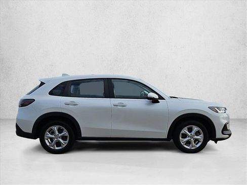 Used 2023 Honda HR-V LX image 6