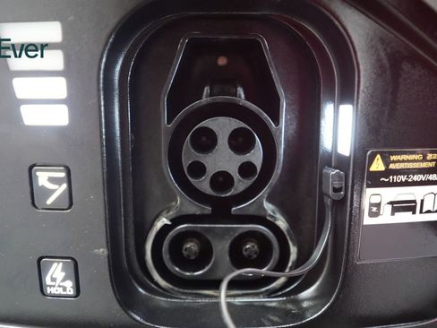 Used 2024 Kia EV6 Wind RWD image 10