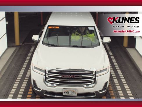 Used 2023 GMC Acadia SLE image 3