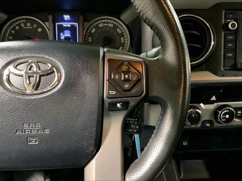 Used 2017 Toyota Tacoma SR5 AWD/4WD image 23