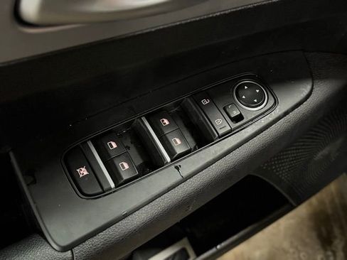 Used 2024 Kia Forte LXS image 12