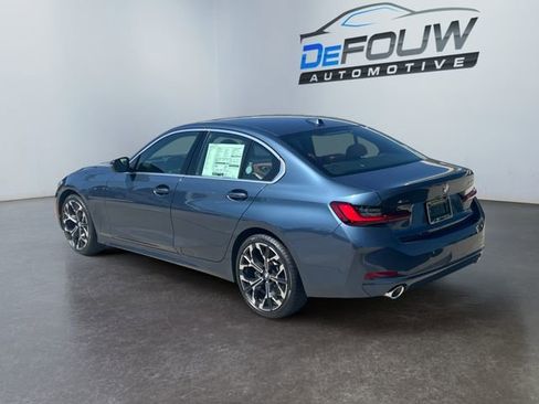 Used 2025 BMW 330i xDrive Sedan w/ Premium Package image 5