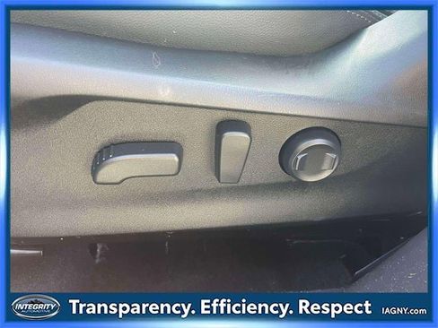 Used 2023 Subaru Forester Premium image 18