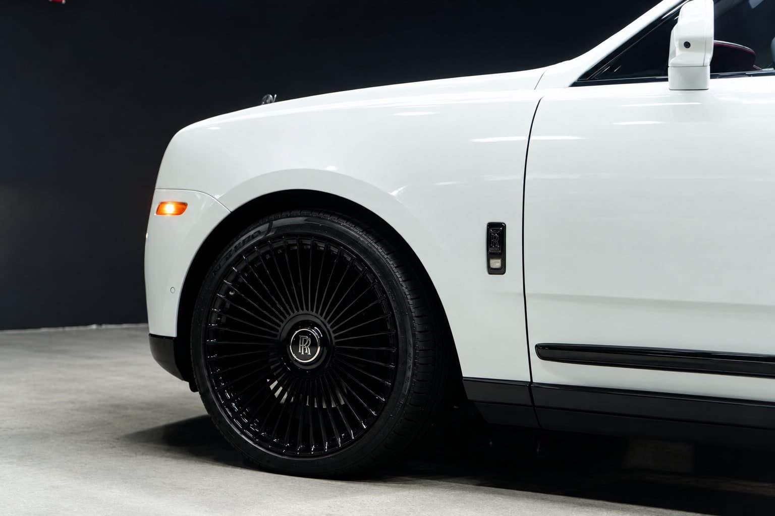 Used 2023 Rolls-Royce Cullinan Black Badge AWD/4WD image 24