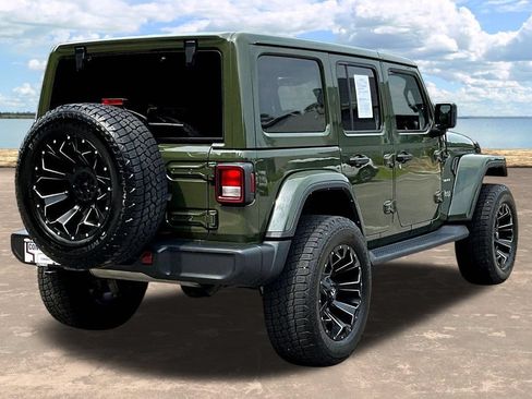 Used 2022 Jeep Wrangler Unlimited Sahara AWD/4WD image 8