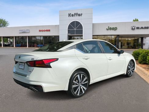 Used 2020 Nissan Altima 2.5 SR w/ Premium Package AWD/4WD image 6