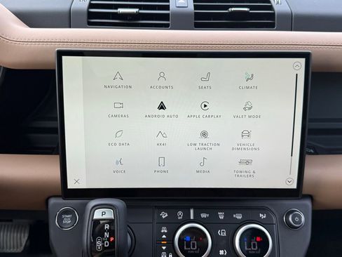 New 2026 Land Rover Defender 130 X-Dynamic SE AWD/4WD image 24