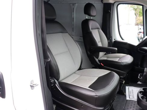 Used 2025 RAM ProMaster 2500 w/ Convenience Group FWD image 12