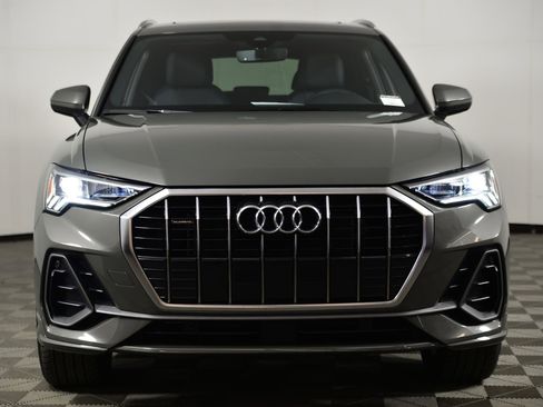 Certified 2025 Audi Q3 2.0T Premium Plus w/ Premium Plus Package image 5