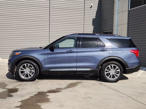 Used 2021 Ford Explorer XLT w/ Equipment Group 202A RWD image 5