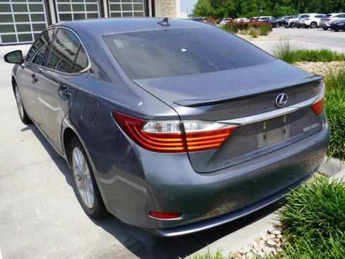 Used 2013 Lexus ES 300h w/ Premium Pkg FWD image 6