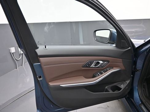 New 2026 BMW 330i Sedan w/ Premium Package image 5