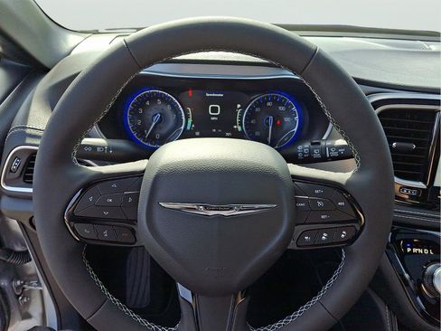 New 2026 Chrysler Pacifica Limited image 15