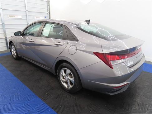 Used 2023 Hyundai Elantra SE FWD image 10